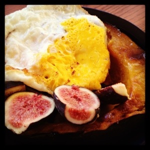 Acorn squash, an egg, figs, loads of cinnamon.  A strange breakfast, but a delicious one! 